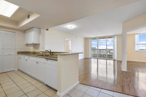 Condominio en venta en Aventura, Florida, 2 dormitorios, 109.16 m2 № 1820035 - foto 2