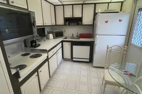 Condo in Dania Beach, Florida, 2 bedrooms № 2182746 - photo 2