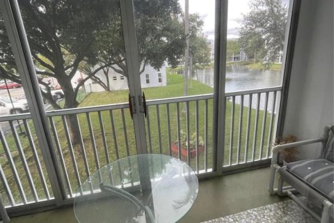 Condo in Dania Beach, Florida, 2 bedrooms № 2182746 - photo 4