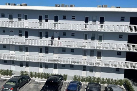 Condo in Dania Beach, Florida, 2 bedrooms № 2182746