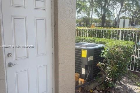 Townhouse in Plantation, Florida 3 bedrooms, 155.33 sq.m. № 1975982 - photo 7