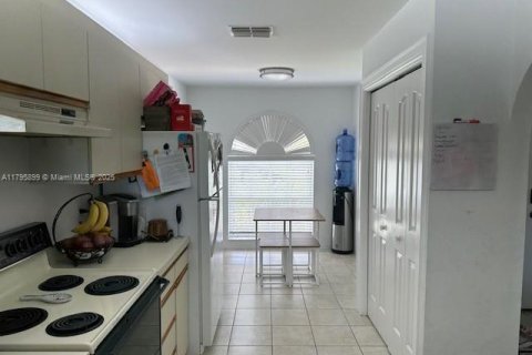 Condominio en venta en Naples, Florida, 3 dormitorios, 139.35 m2 № 1761670 - foto 7