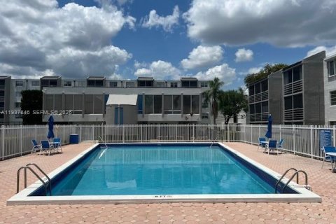 Copropriété à vendre à Miami, Floride: 4 chambres, 135.54 m2 № 1995590 - photo 16