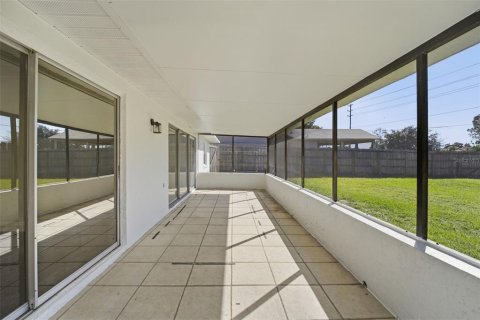 Villa ou maison à vendre à Orlando, Floride: 4 chambres, 146.6 m2 № 2437235 - photo 25