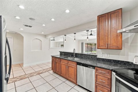 Villa ou maison à vendre à Orlando, Floride: 4 chambres, 146.6 m2 № 2437235 - photo 11
