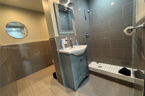 Купить коммерческую недвижимость в Майами, Флорида № 1963742 - фото 29