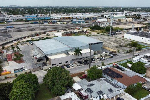 Immobilier commercial à vendre à Miami, Floride № 1963742 - photo 2