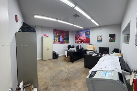 Купить коммерческую недвижимость в Майами, Флорида № 1963742 - фото 27