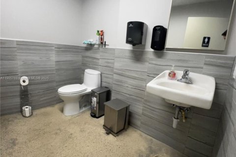 Immobilier commercial à vendre à Miami, Floride № 1963742 - photo 19