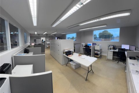 Immobilier commercial à vendre à Miami, Floride № 1963742 - photo 16