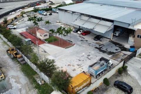 Immobilier commercial à vendre à Miami, Floride № 1963742 - photo 4