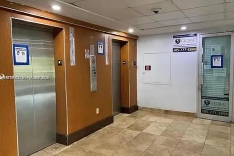 Condominio en alquiler en North Miami Beach, Florida, 1 dormitorio, 73.58 m2 № 2033366 - foto 5