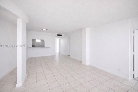 Condominio en alquiler en North Miami Beach, Florida, 1 dormitorio, 73.58 m2 № 2033366 - foto 7