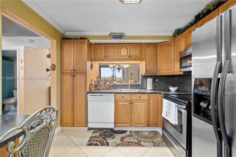 Купить кондоминиум в Пемброк-Пайнс, Флорида 2 спальни, 94.85м2, № 2057540 - фото 16