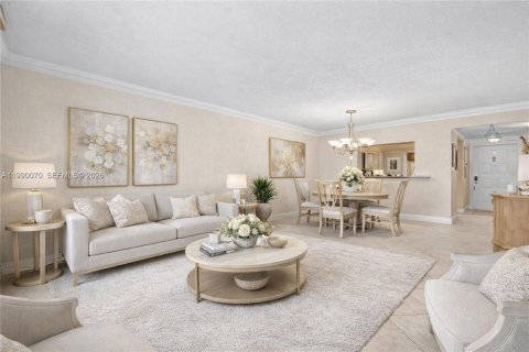 Купить кондоминиум в Пемброк-Пайнс, Флорида 2 спальни, 94.85м2, № 2057540 - фото 2