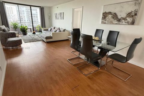 Condominio en venta en Aventura, Florida, 2 dormitorios, 98.66 m2 № 1993960 - foto 7