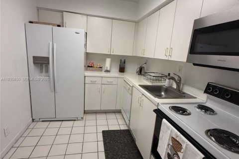 Condominio en venta en Aventura, Florida, 2 dormitorios, 98.66 m2 № 1993960 - foto 19