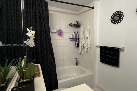 Condominio en venta en Aventura, Florida, 2 dormitorios, 98.66 m2 № 1993960 - foto 15