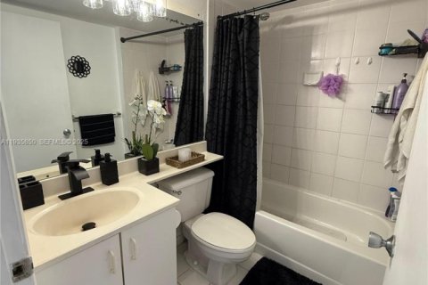 Condominio en venta en Aventura, Florida, 2 dormitorios, 98.66 m2 № 1993960 - foto 14