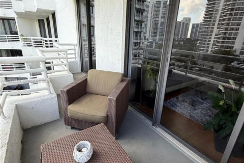 Condominio en venta en Aventura, Florida, 2 dormitorios, 98.66 m2 № 1993960 - foto 2