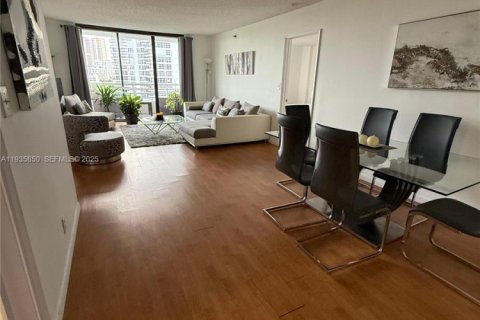 Condominio en venta en Aventura, Florida, 2 dormitorios, 98.66 m2 № 1993960 - foto 5