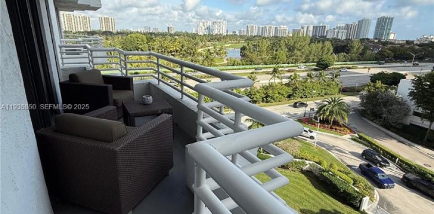 Condominio en Aventura, Florida, 2 dormitorios  № 1993960