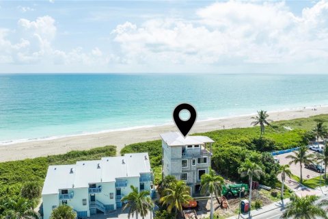 Casa en venta en Hutchinson Island South, Florida, 3 dormitorios, 411.84 m2 № 1283463 - foto 4