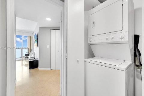 Copropriété à vendre à Sunny Isles Beach, Floride: 3 chambres, 152.08 m2 № 2034930 - photo 28