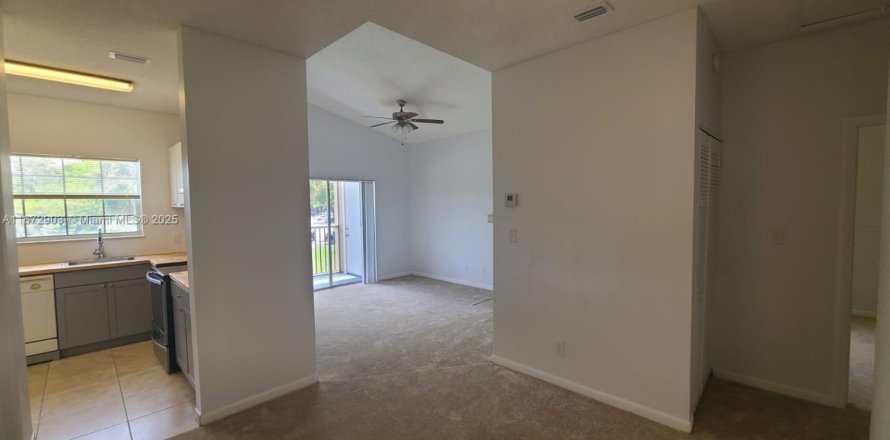 Condo in Deerfield Beach, Florida, 2 bedrooms № 1811528
