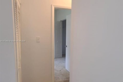 Condo in Deerfield Beach, Florida, 2 bedrooms  № 1811528 - photo 25