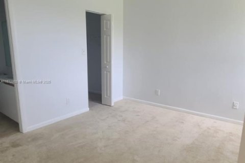 Condo in Deerfield Beach, Florida, 2 bedrooms  № 1811528 - photo 28