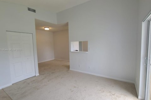 Condo in Deerfield Beach, Florida, 2 bedrooms  № 1811528 - photo 4