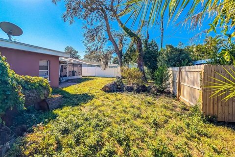 House in Clearwater, Florida 3 bedrooms, 154.4 sq.m. № 2134184 - photo 20