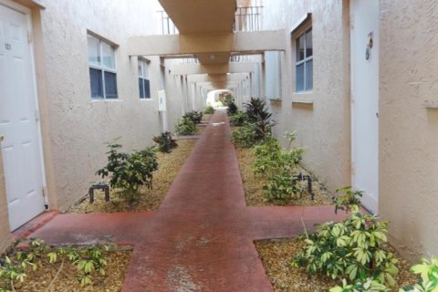 Copropriété à louer à Boca Raton, Floride: 2 chambres, 80.27 m2 № 2389480 - photo 17