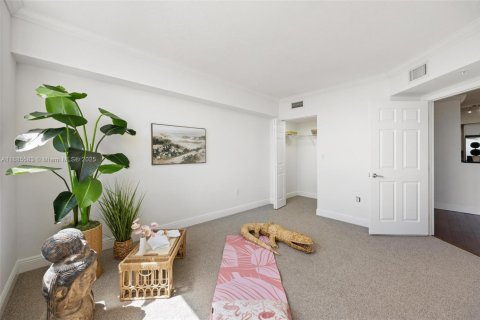 Купить кондоминиум в Майами, Флорида 2 спальни, 109.62м2, № 1940887 - фото 19