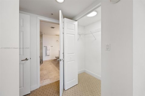 Купить кондоминиум в Майами, Флорида 2 спальни, 109.62м2, № 1940887 - фото 17