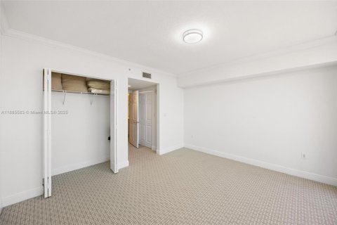 Купить кондоминиум в Майами, Флорида 2 спальни, 109.62м2, № 1940887 - фото 16