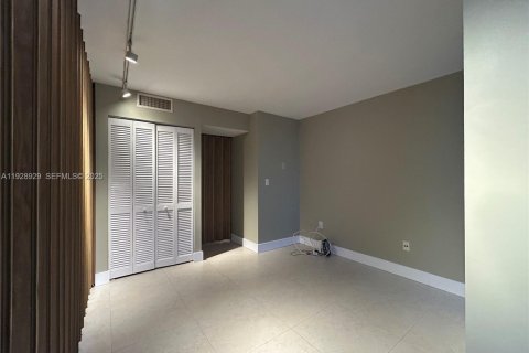 Купить кондоминиум в Майами, Флорида 2 спальни, 95.69м2, № 1992984 - фото 17