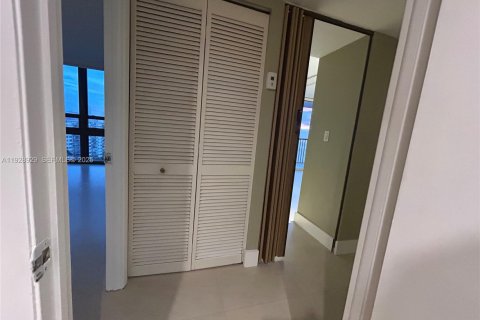 Купить кондоминиум в Майами, Флорида 2 спальни, 95.69м2, № 1992984 - фото 18