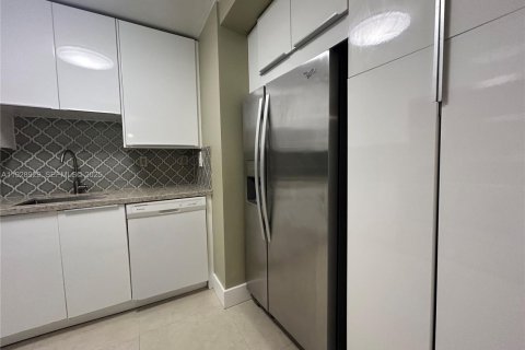 Купить кондоминиум в Майами, Флорида 2 спальни, 95.69м2, № 1992984 - фото 4