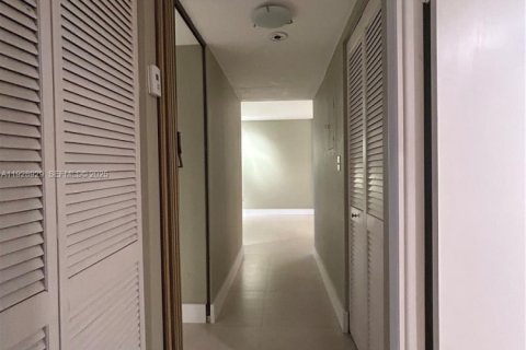 Купить кондоминиум в Майами, Флорида 2 спальни, 95.69м2, № 1992984 - фото 23