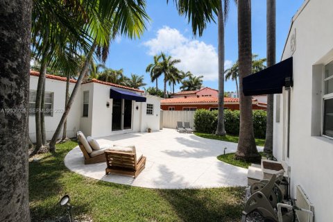 Casa en alquiler en Miami Beach, Florida, 3 dormitorios, 142.51 m2 № 2085403 - foto 5