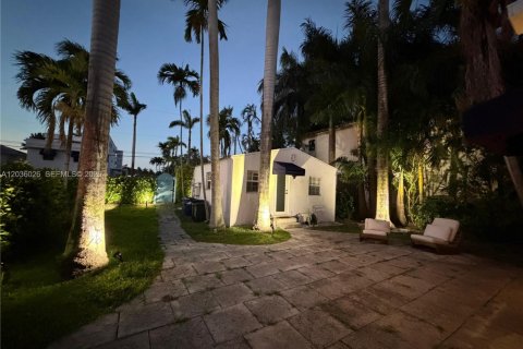 Casa en alquiler en Miami Beach, Florida, 3 dormitorios, 142.51 m2 № 2085403 - foto 6