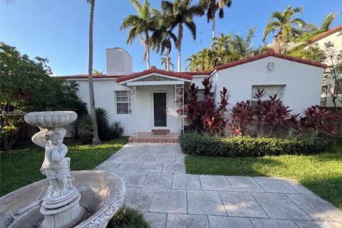 Casa en Miami Beach, Florida 3 dormitorios, 142.51 m2 № 2085403