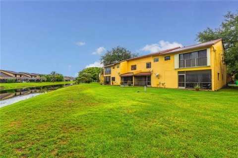 Touwnhouse à vendre à Sunrise, Floride: 3 chambres, 142.23 m2 № 2375895 - photo 3