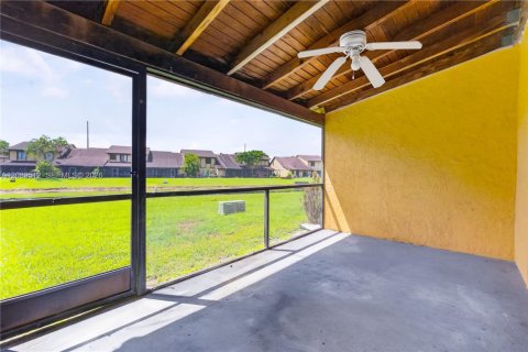 Touwnhouse à vendre à Sunrise, Floride: 3 chambres, 142.23 m2 № 2375895 - photo 27