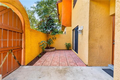 Touwnhouse à vendre à Sunrise, Floride: 3 chambres, 142.23 m2 № 2375895 - photo 6