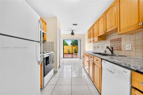 Touwnhouse à vendre à Sunrise, Floride: 3 chambres, 142.23 m2 № 2375895 - photo 10