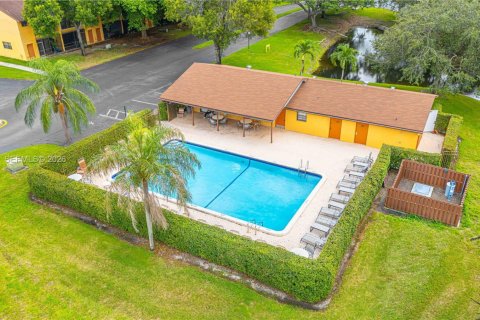 Touwnhouse à vendre à Sunrise, Floride: 3 chambres, 142.23 m2 № 2375895 - photo 29
