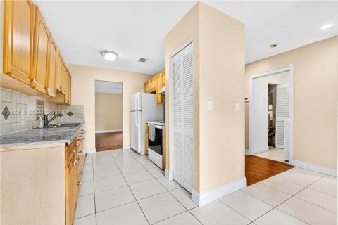 Touwnhouse à vendre à Sunrise, Floride: 3 chambres, 142.23 m2 № 2375895 - photo 12